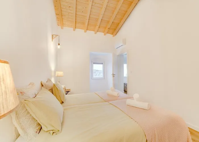 Casa Outeiro * Reguengo Grande