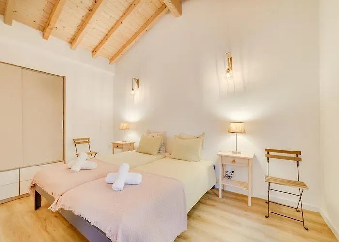 Casa Outeiro * Reguengo Grande